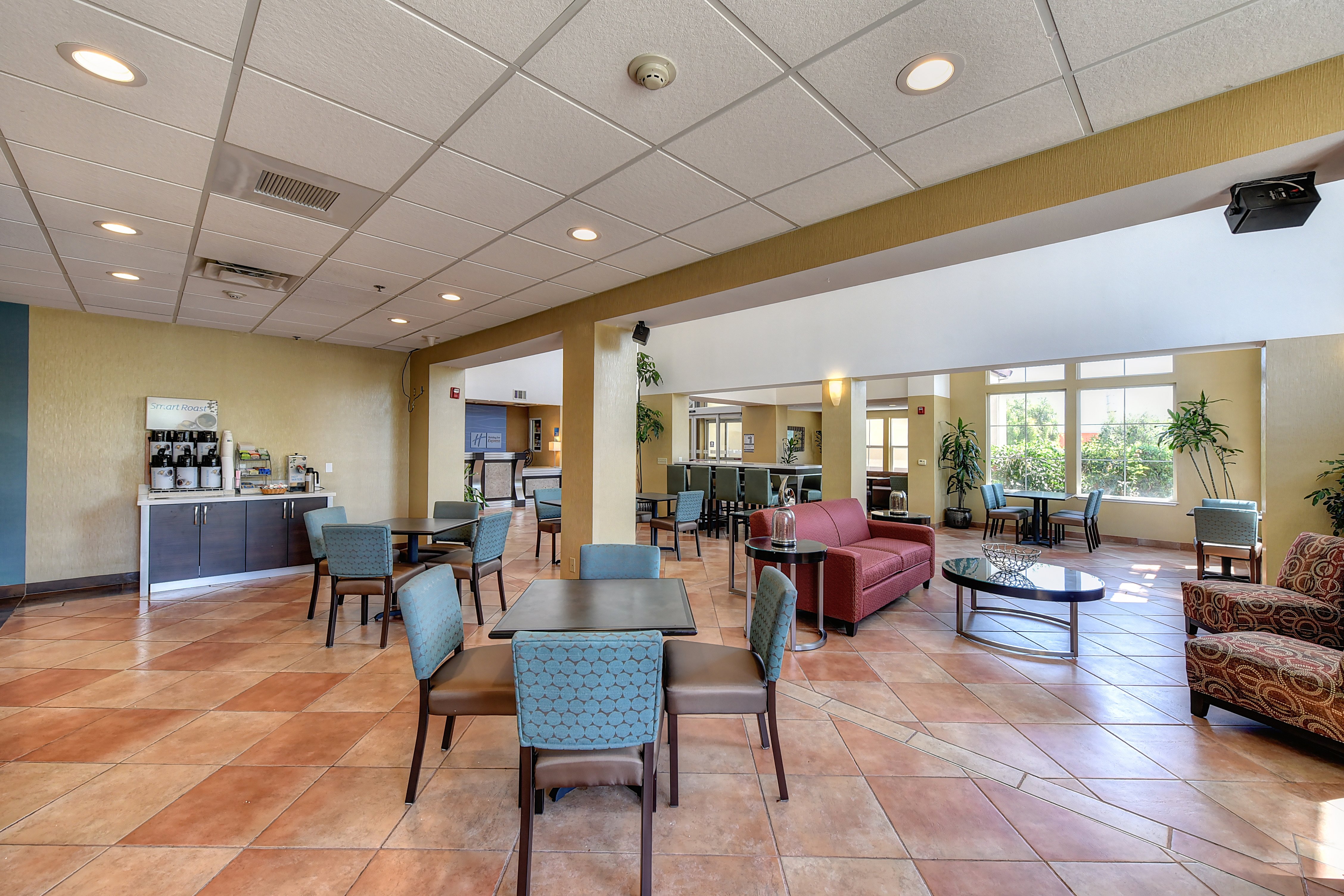 Holiday Inn Express Hotel and Suites Manteca City Center 56/76