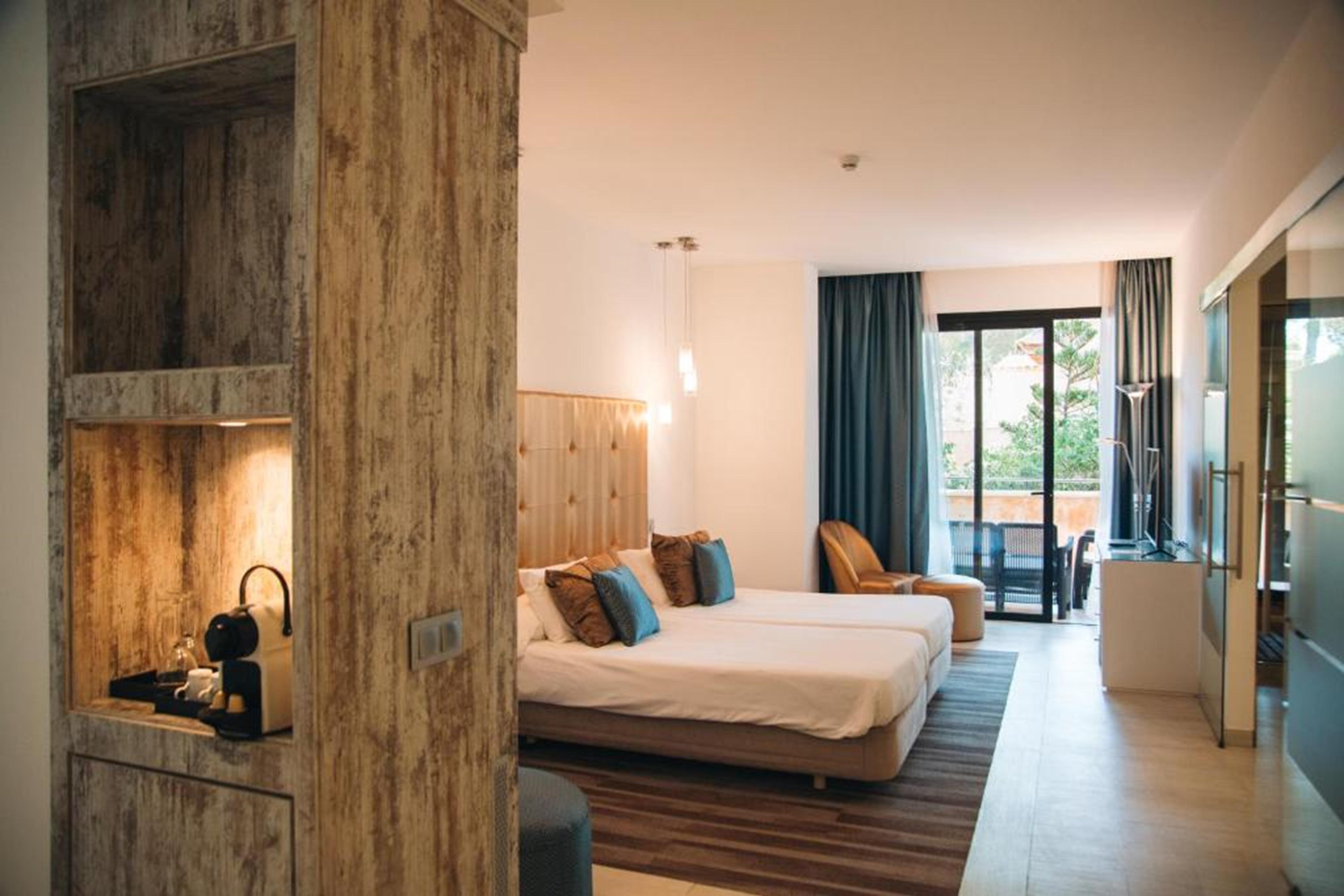 Premium, Junior Suite, Balcony or Terrace