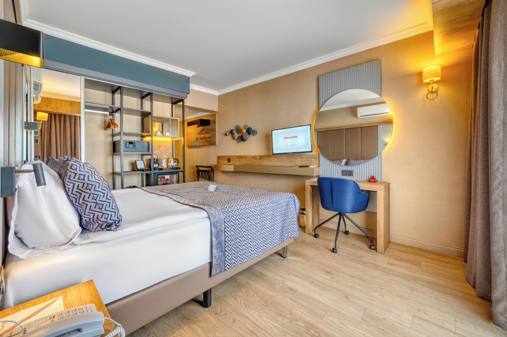 Numa Port Hotel 23/73