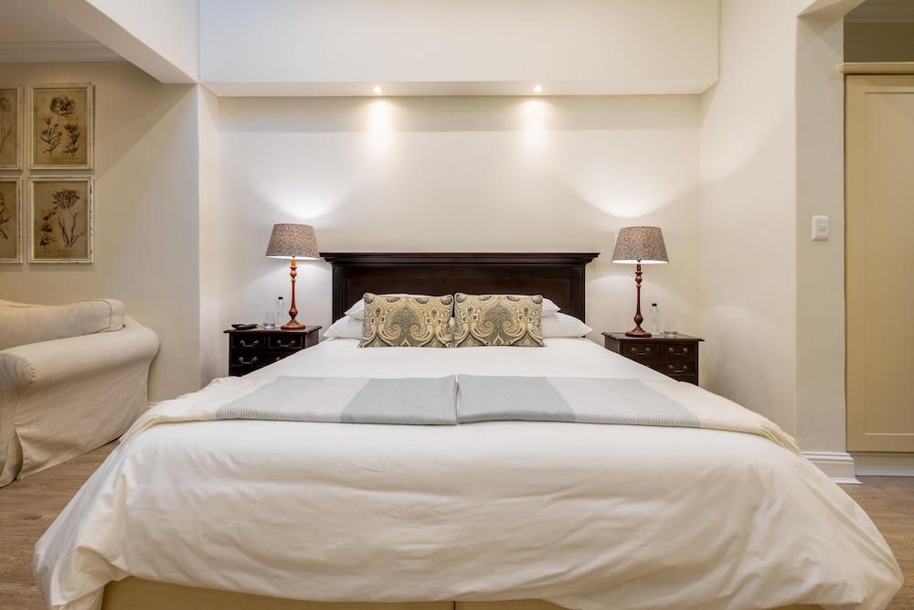 Sheppard Boutique Guesthouse 12/50