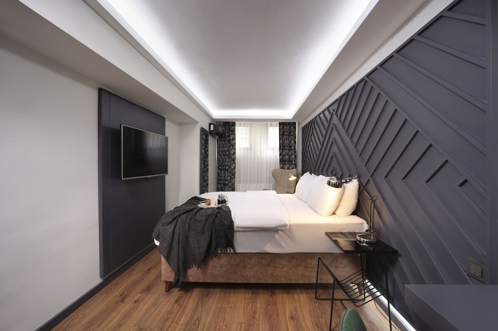 ECONOMY, QUEEN BED