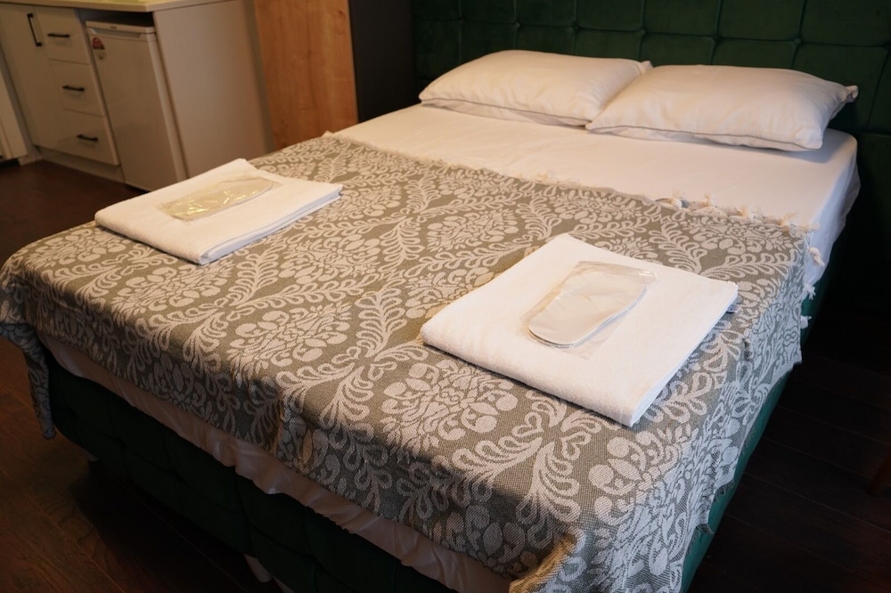 Middle Village Suite Hotel 15/39