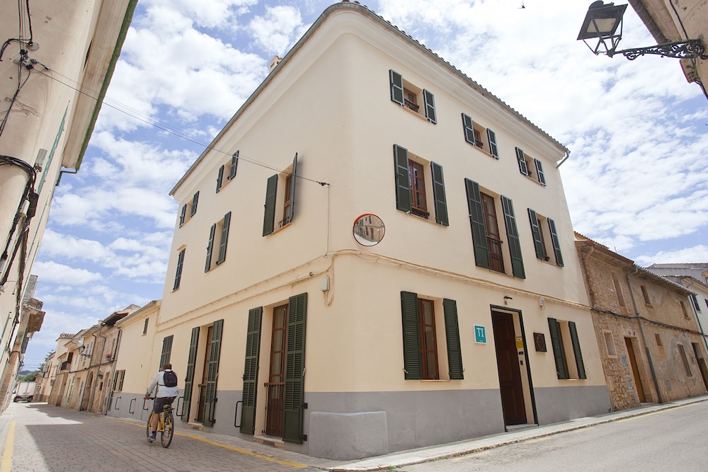 CASAL DE PETRA ROOMS & POOL 1/50