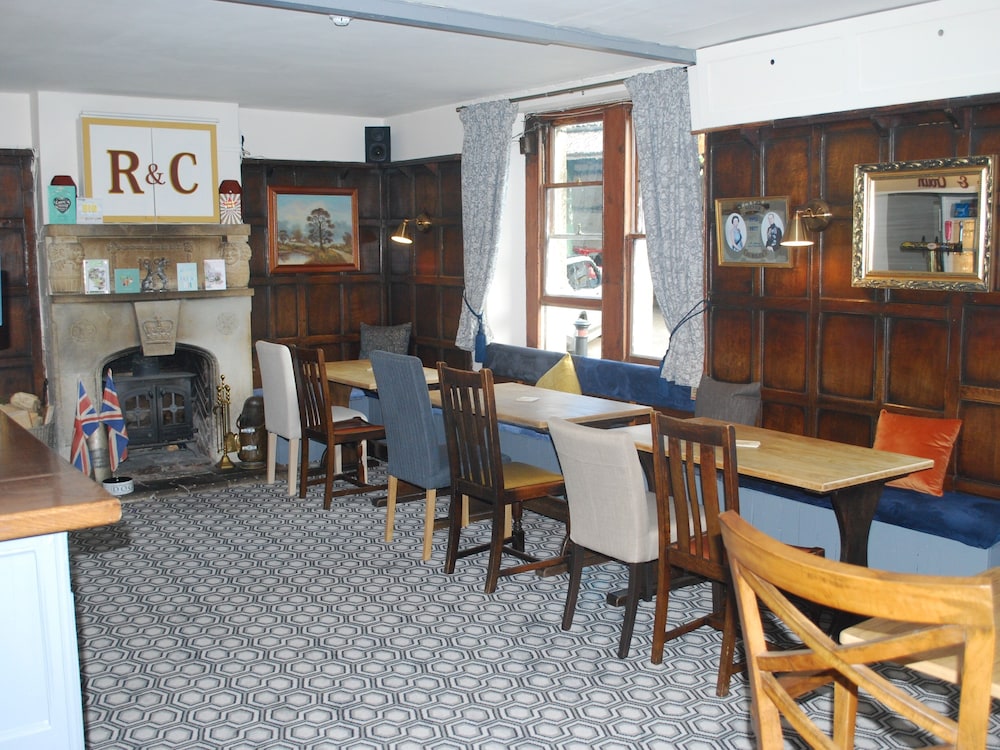 Rose And Crown 26/30