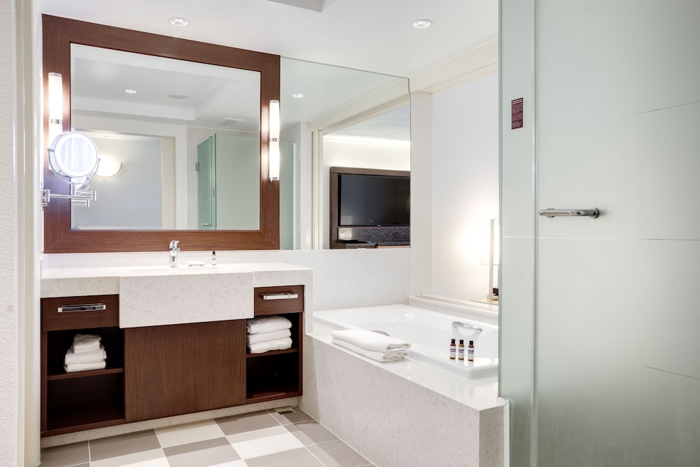 Hyatt Regency Guam 24/81