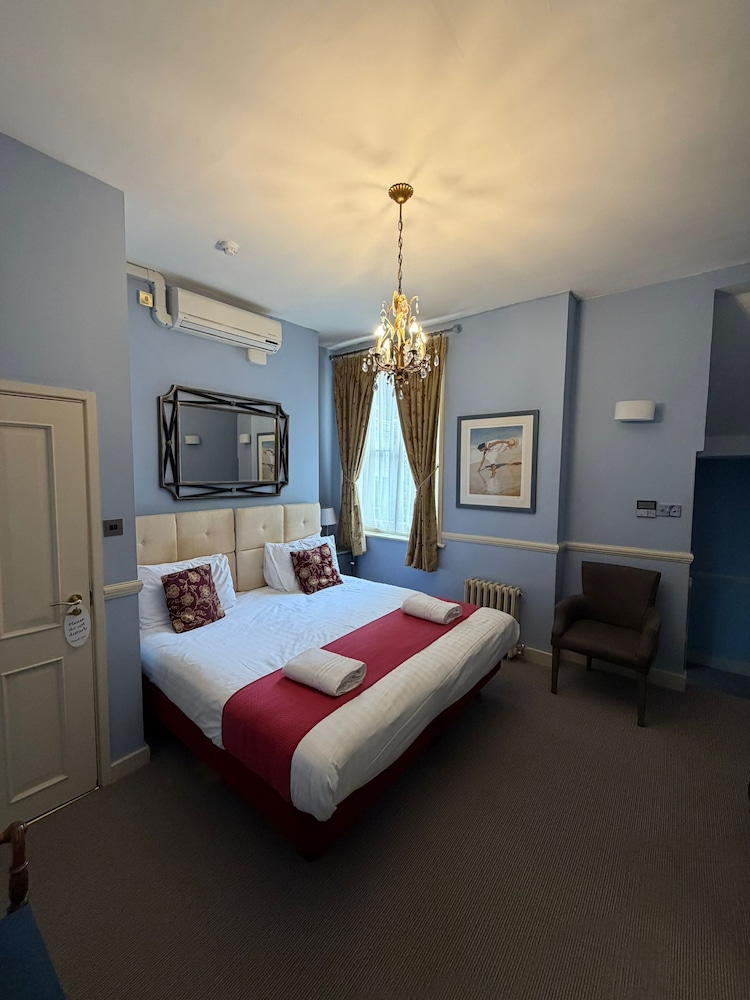 The Fielding Hotel 30/74