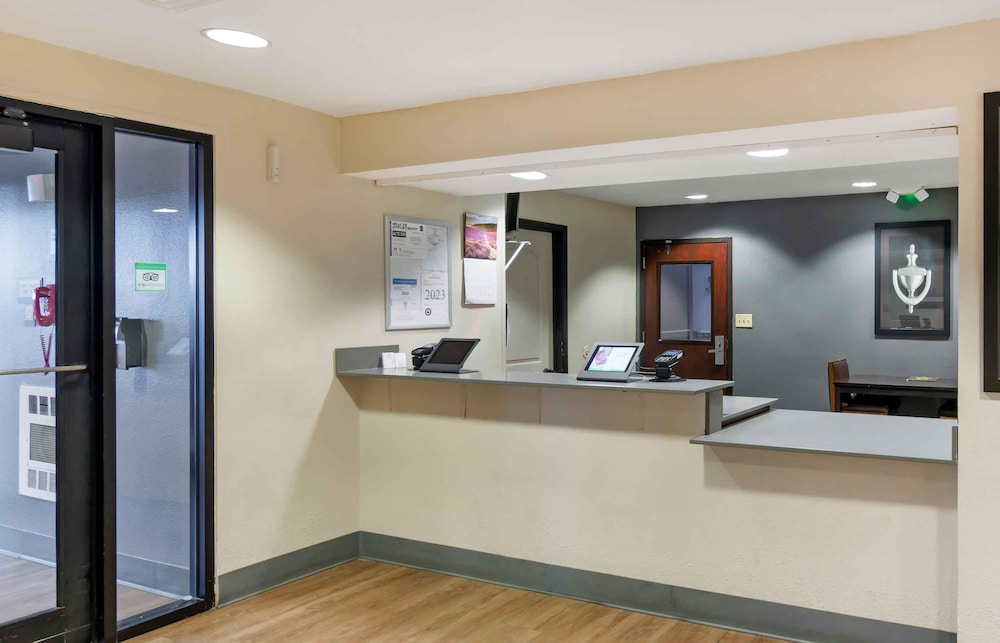 Extended Stay America Suites Kansas City Airport 5/45