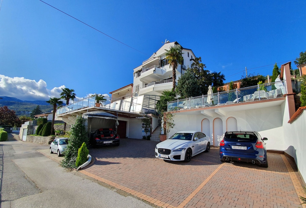 Villa Roses Apartments & Wellness 32/50