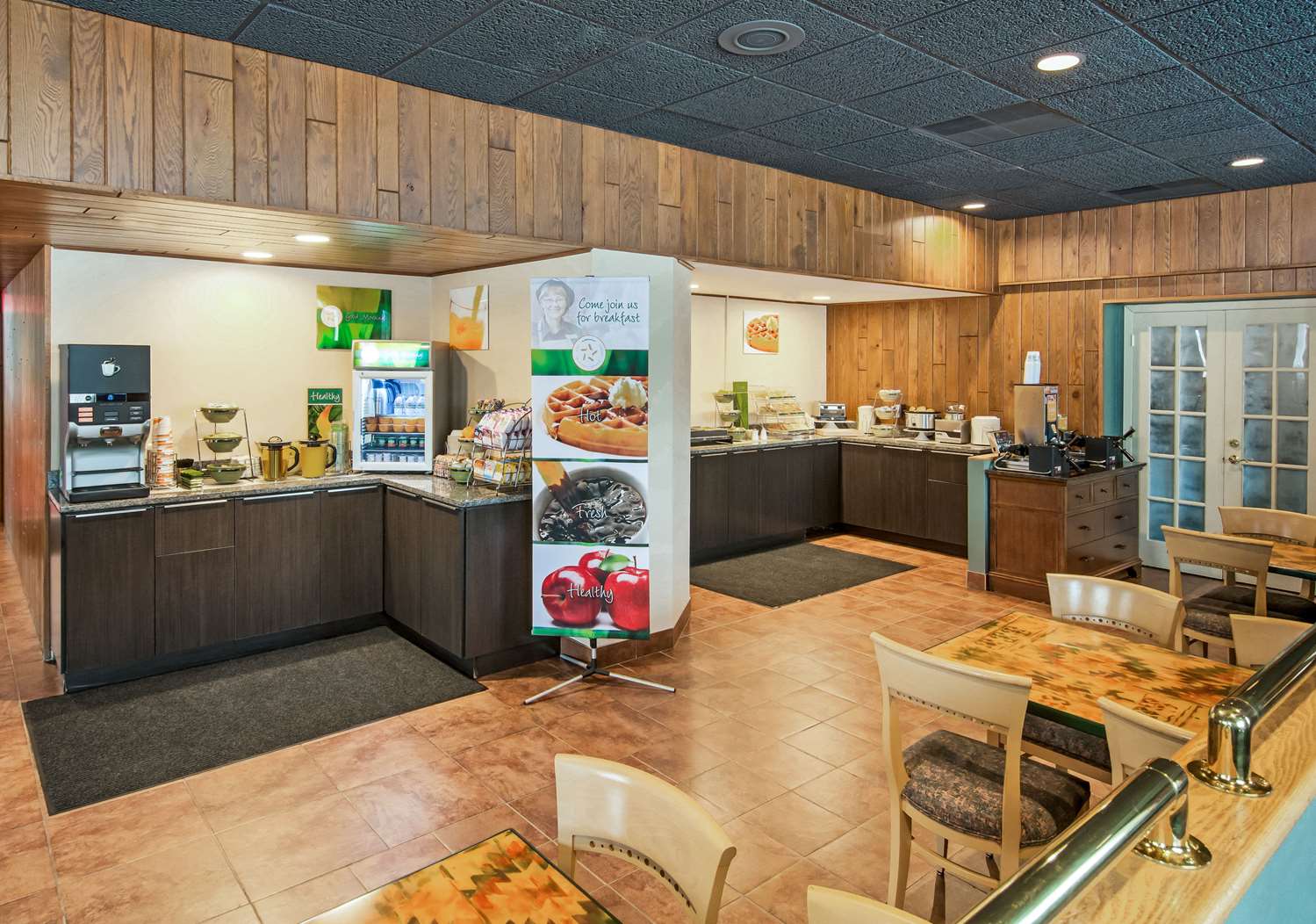 Quality Inn and Suites Virginia MN 18/25