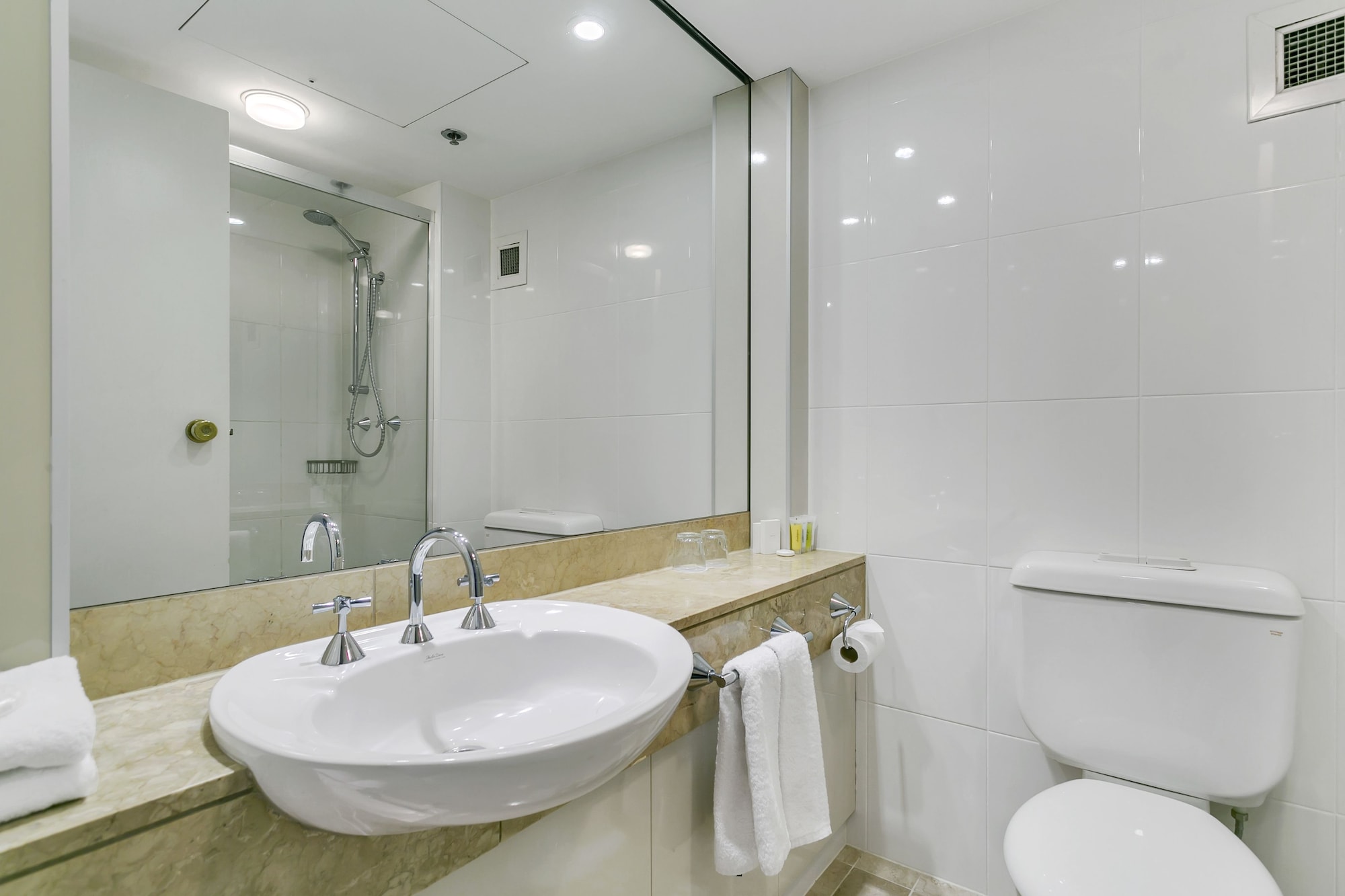 غرفة سوبيريور بسرير كينج بإطلالة على المتنزه، Stamford Plaza Adelaide 3/7