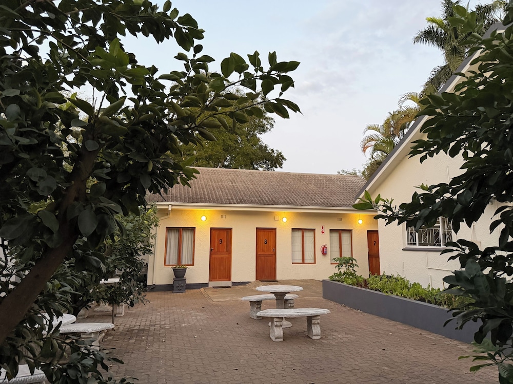 The Guest House Pongola 3/50
