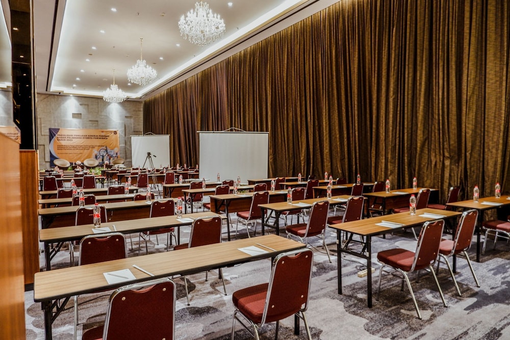 The Akmani Hotel Jakarta 56/68