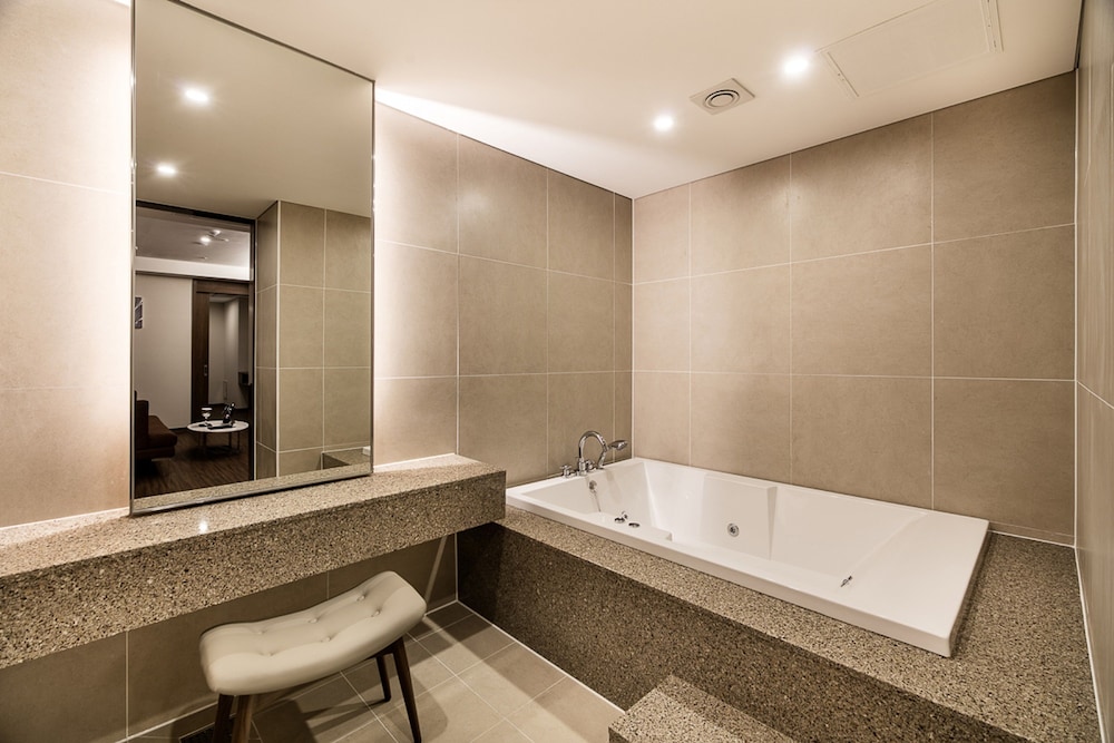 WD HOTEL 46/50
