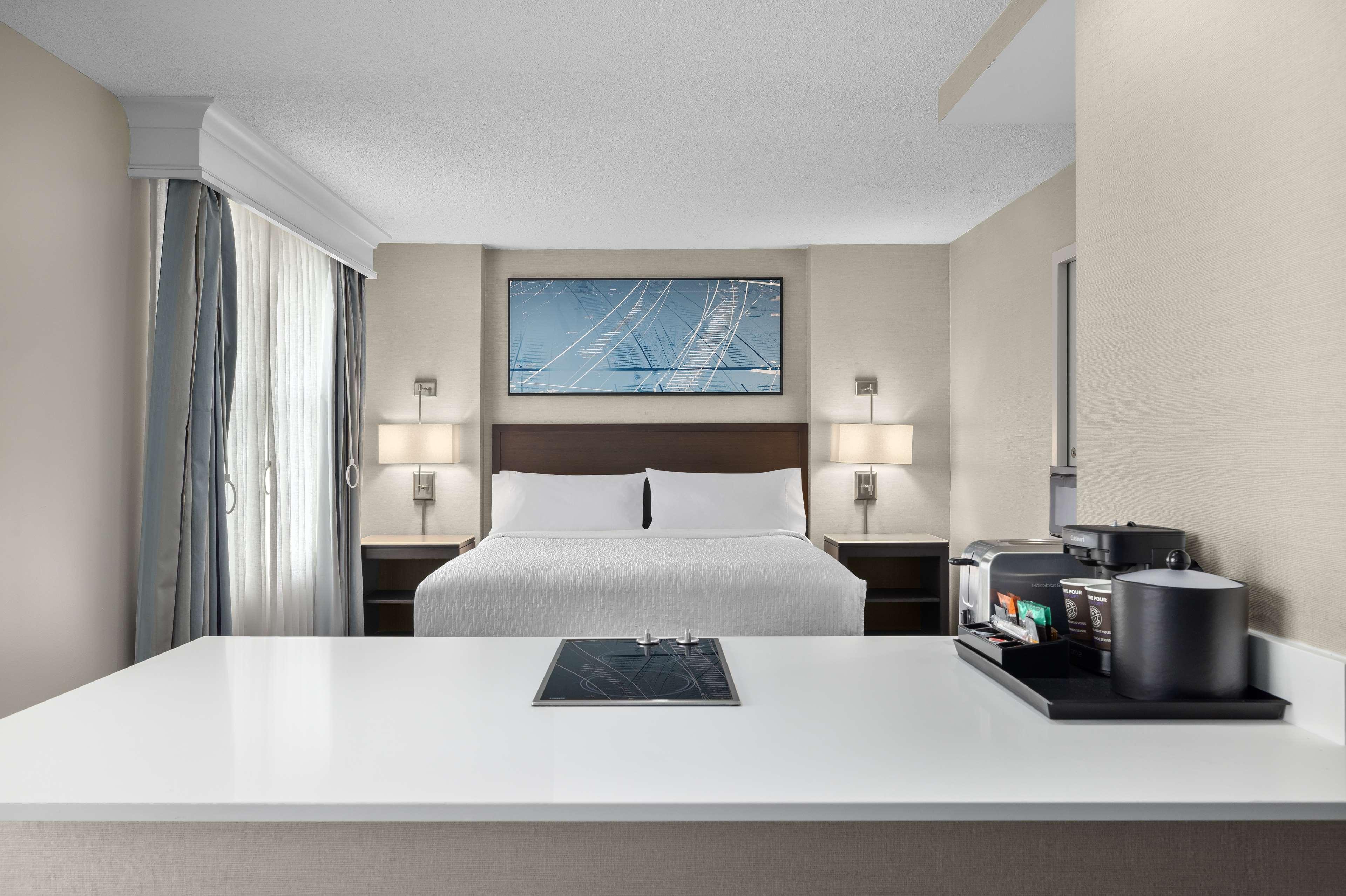 2 ROOMS, SUITE, KING BED, ACCESSIBLE