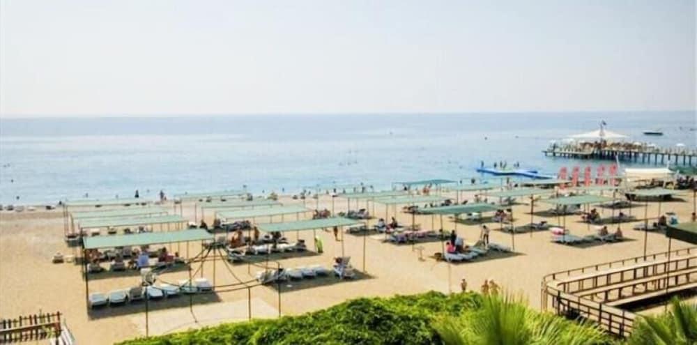 Aquabella Beach Hotel 14/20