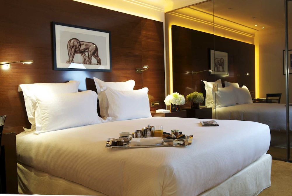 Hotel Montaigne 33/69