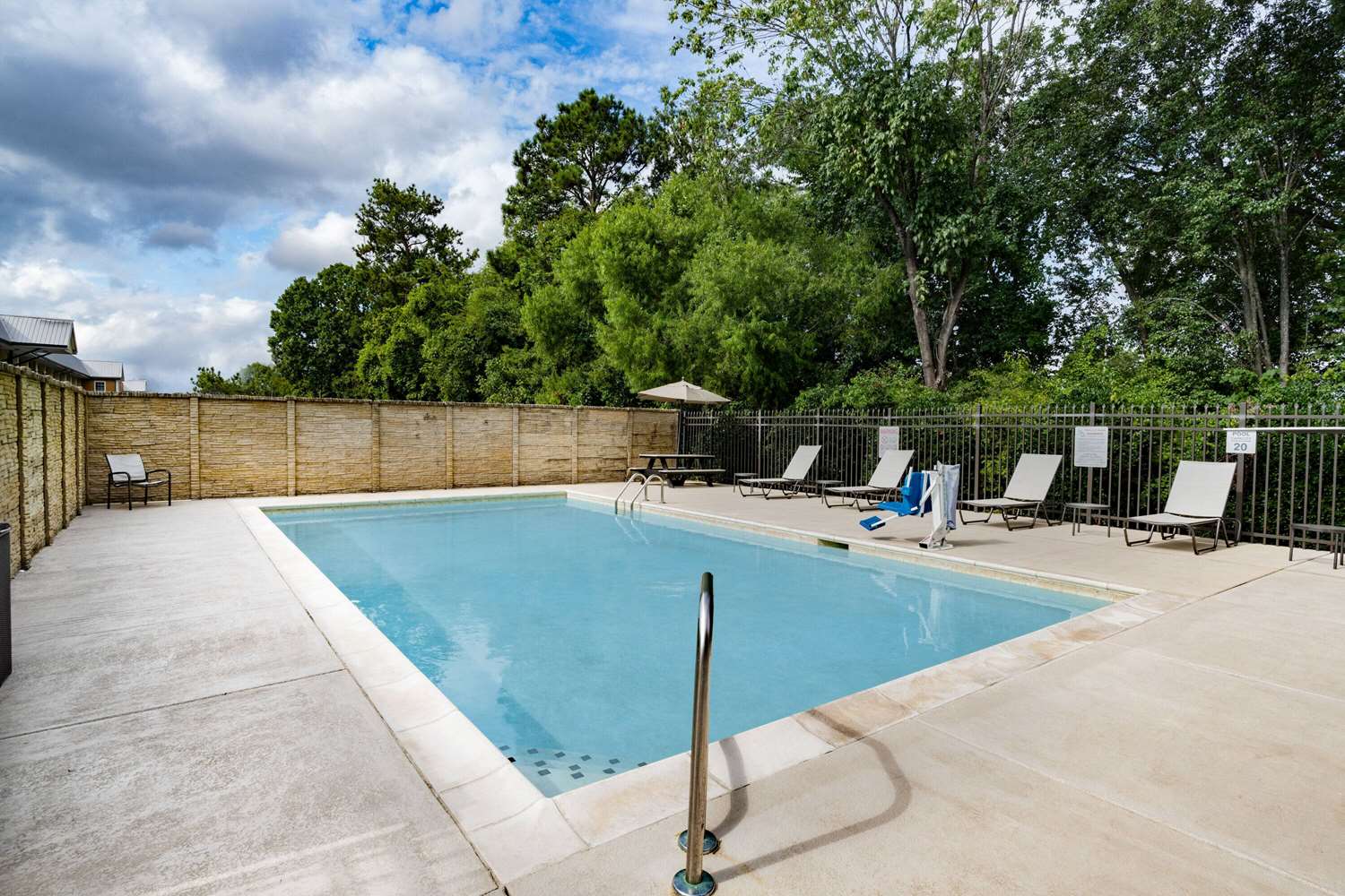 La Quinta Inn & Suites by Wyndham Chattanooga - East Ridge 15/24