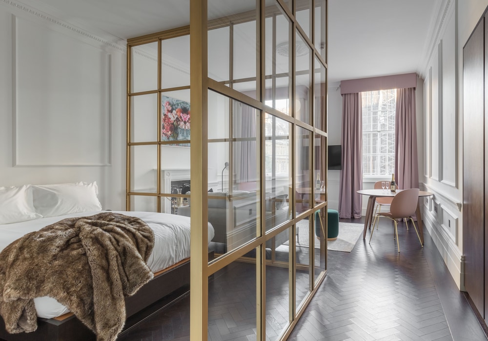 The Moorgate 33/46