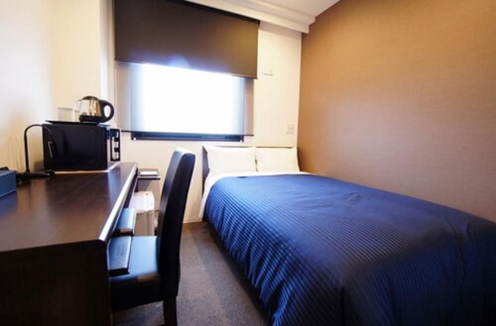 ROOM, SINGLE