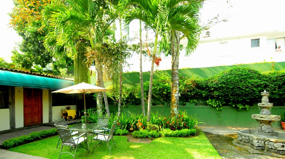 Las Magnolias Hotel 73/78