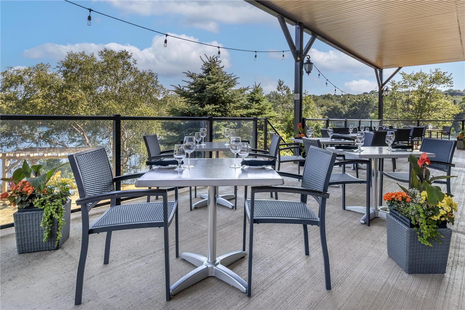 Best Western Plus Chocolate Lake Hotel 55/80