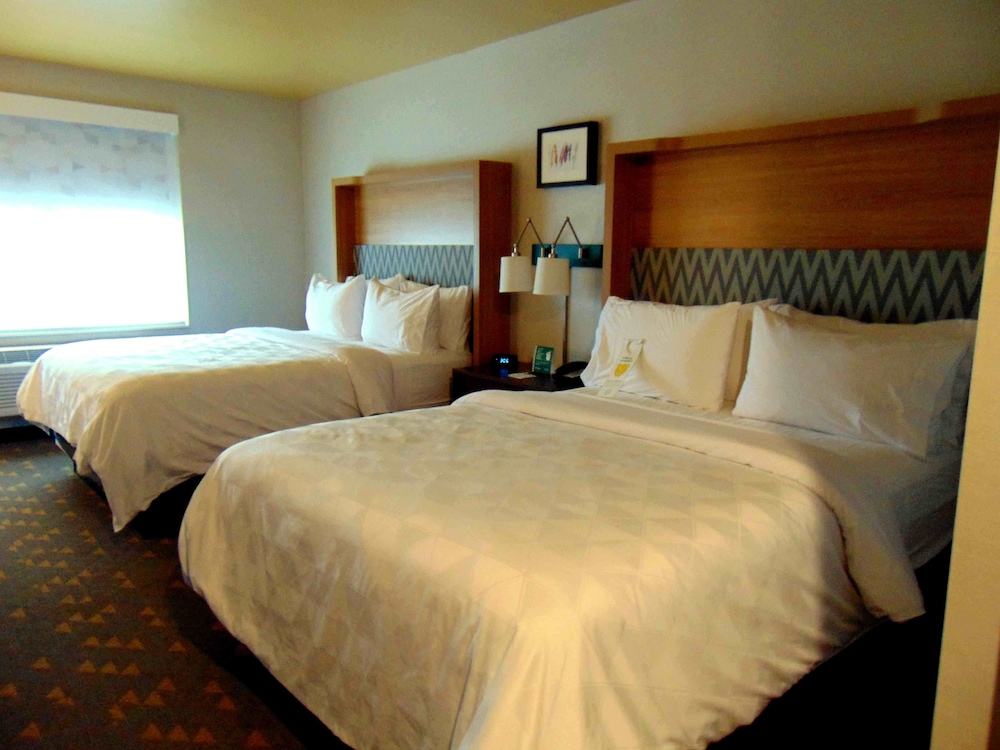 Holiday Inn Jonesboro 8/50
