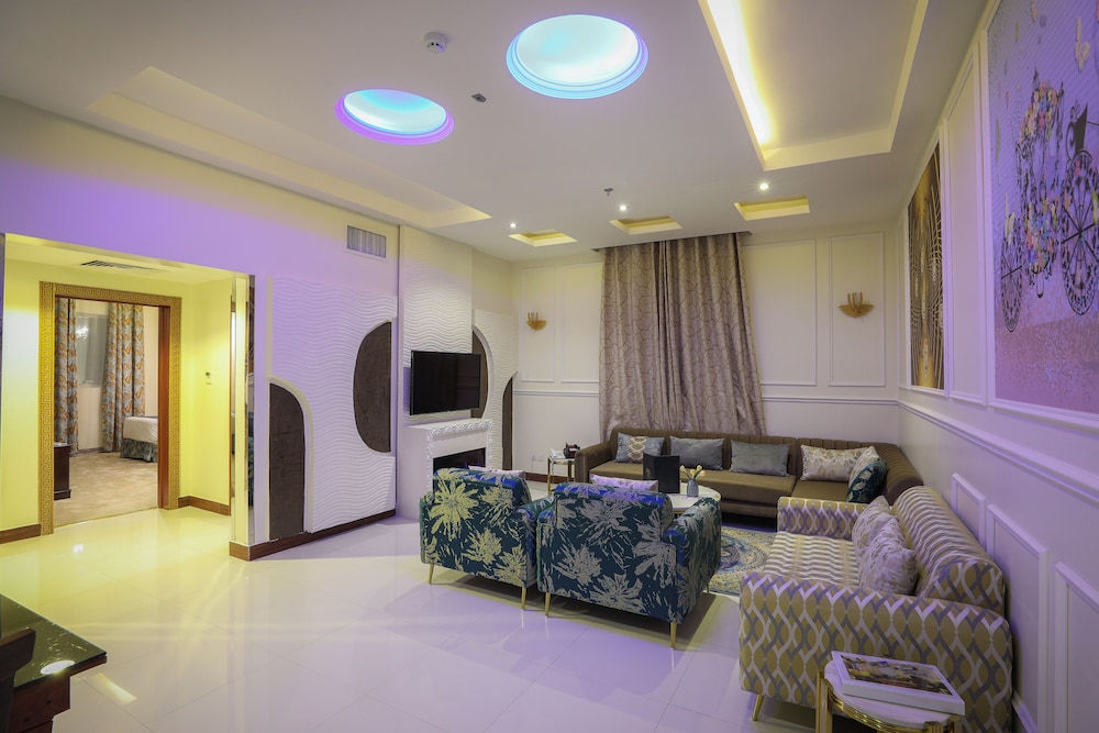 فندق ميرال كراون(Meral Crown Hotel) 13/62