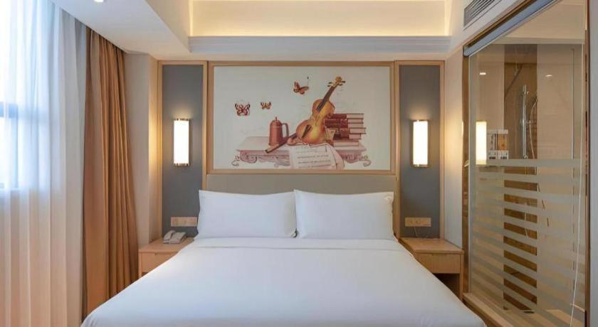 Vienna Hotel (Guangdong Dongguan East Railway Station) 34/62