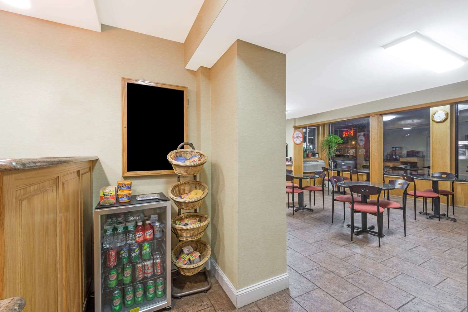Howard Johnson by Wyndham Hartford South - Rocky Hill 23/31
