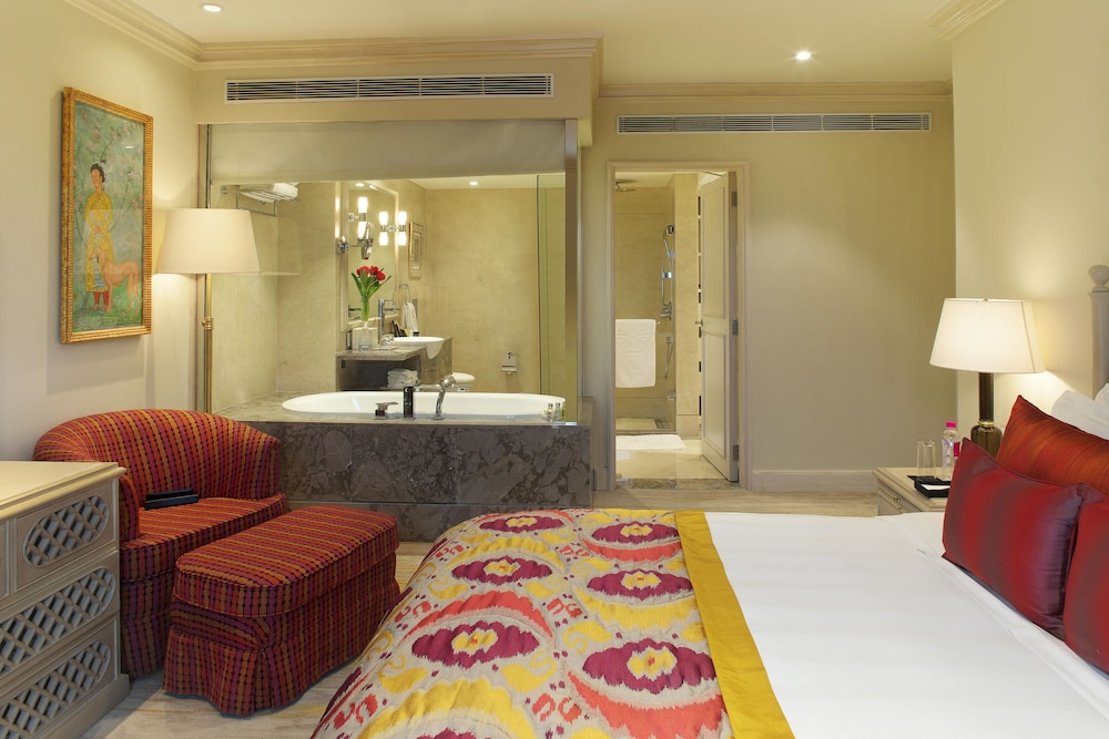 Taj Palace, New Delhi 27/80