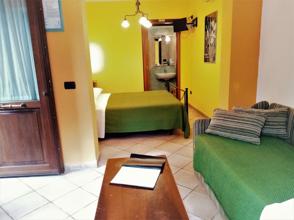 Albergo Pace 18/74