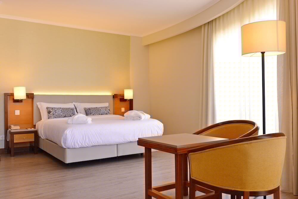 Holiday Inn Algarve Albufeira by IHG 26/79