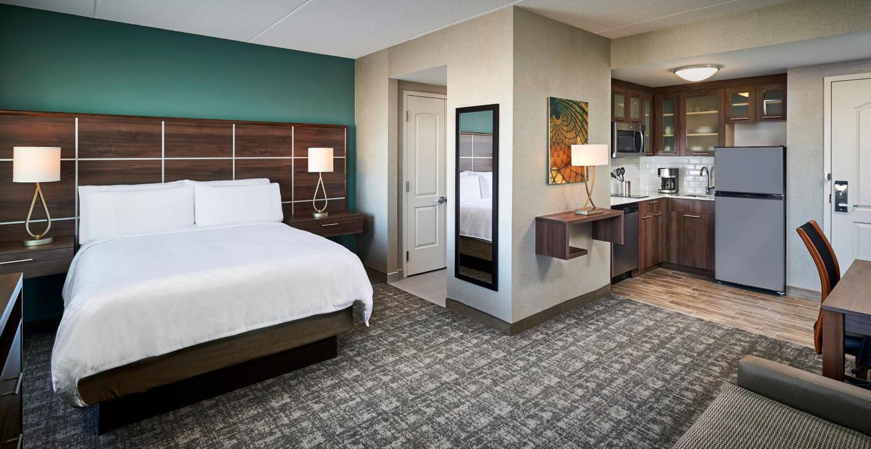 Studio, Suite, Queen Bed, Sofa