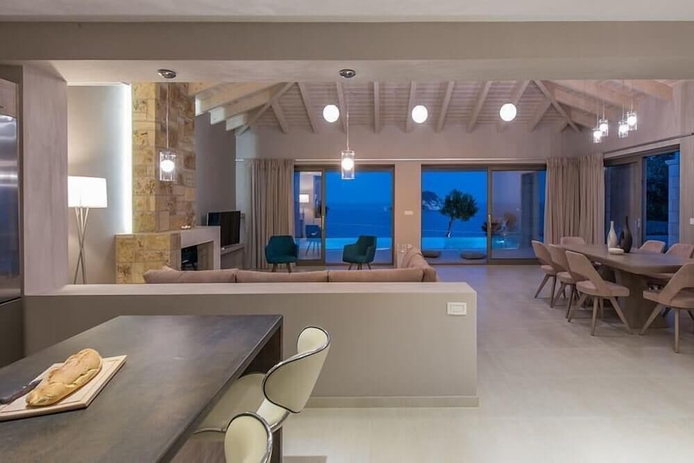Avra Luxury Villa 30/50