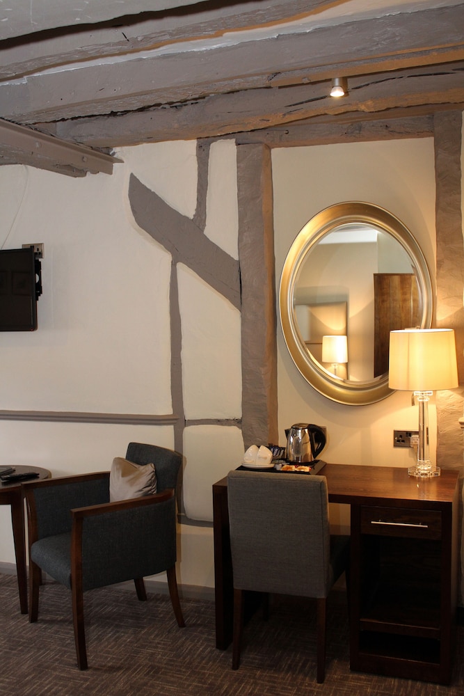 Legacy Rose And Crown Hotel 50/59