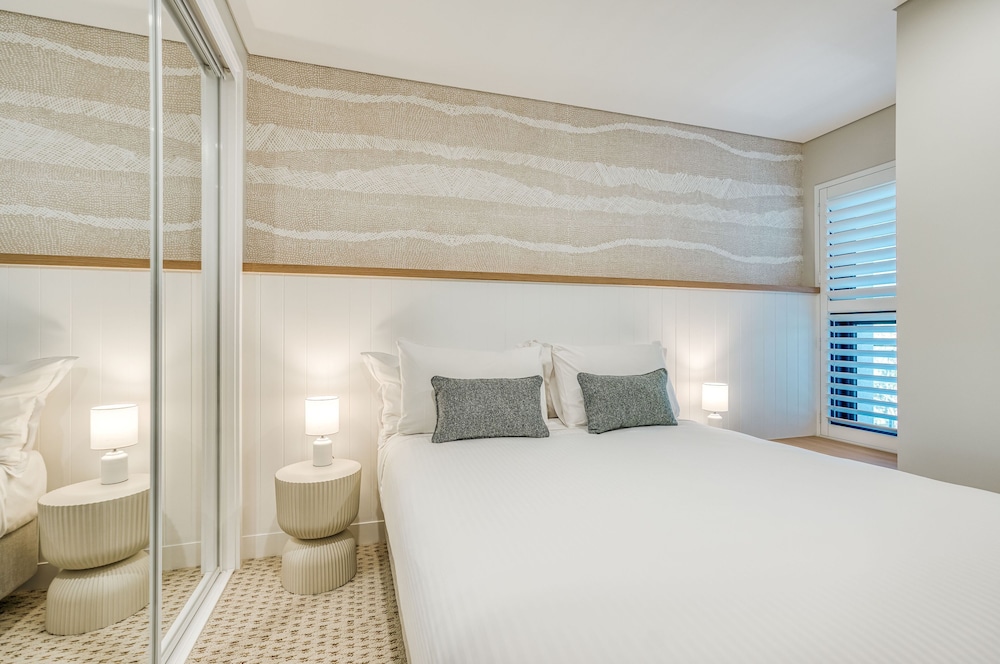 2 Bedrooms, Sunset, Deluxe, Suite, King and Queen Bed