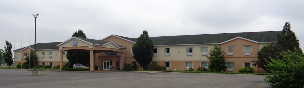 Fairgrounds Inn 6/42