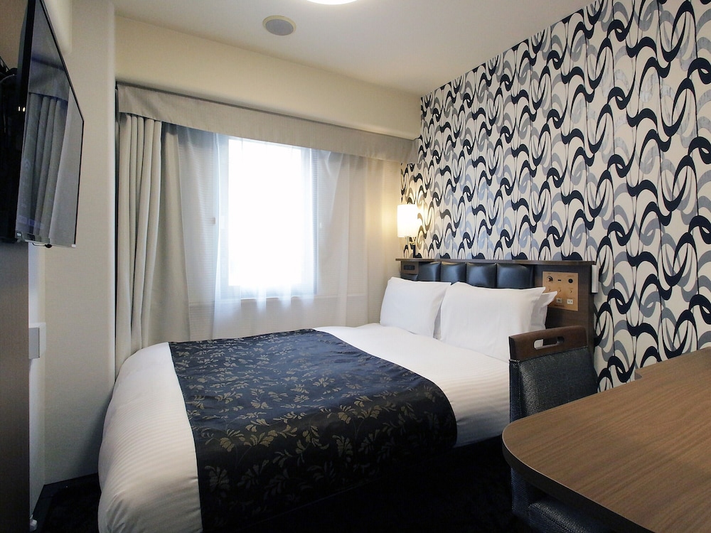 ROOM, DOUBLE BED
