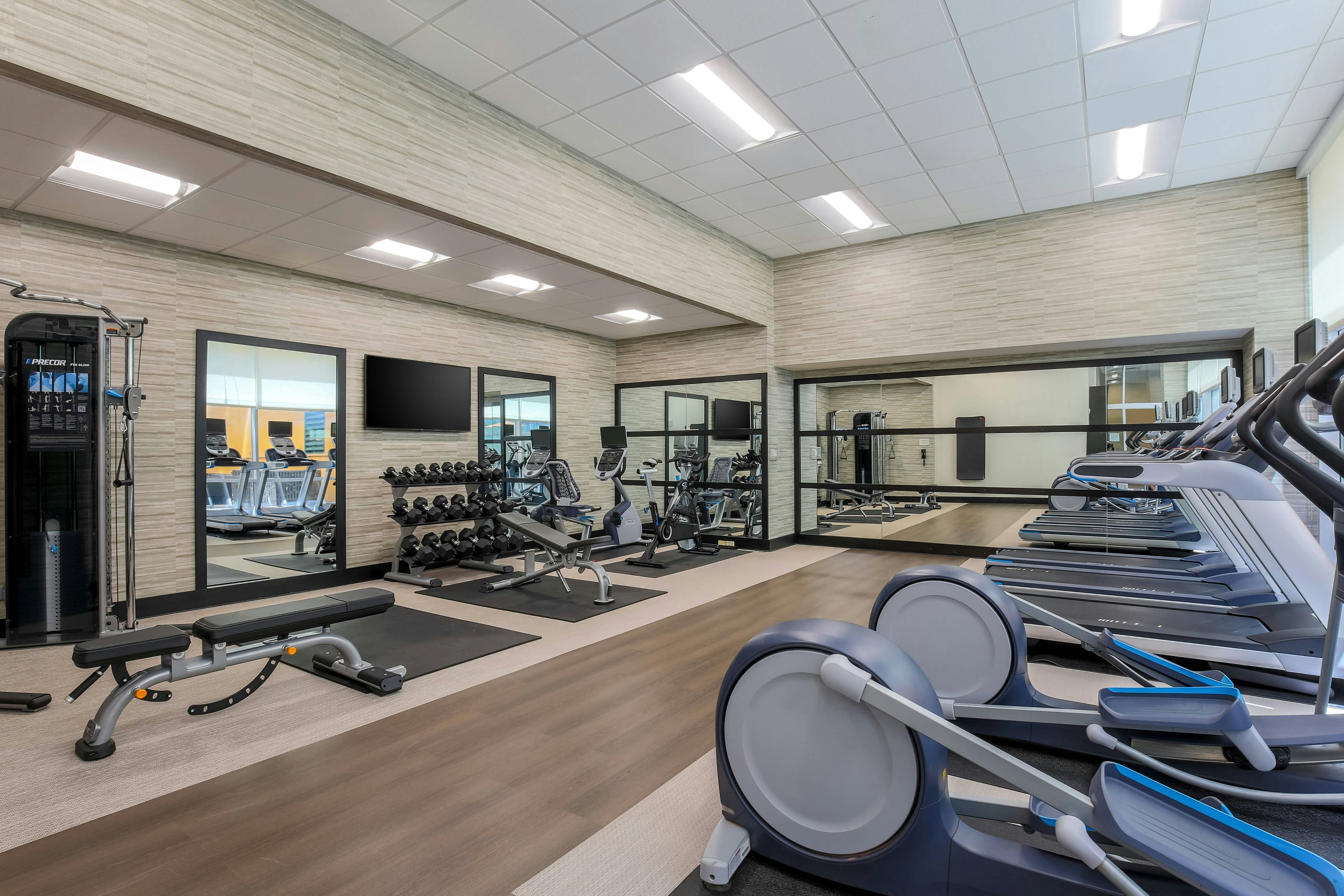 Courtyard by Marriott Pittsburgh Downtown 6/14