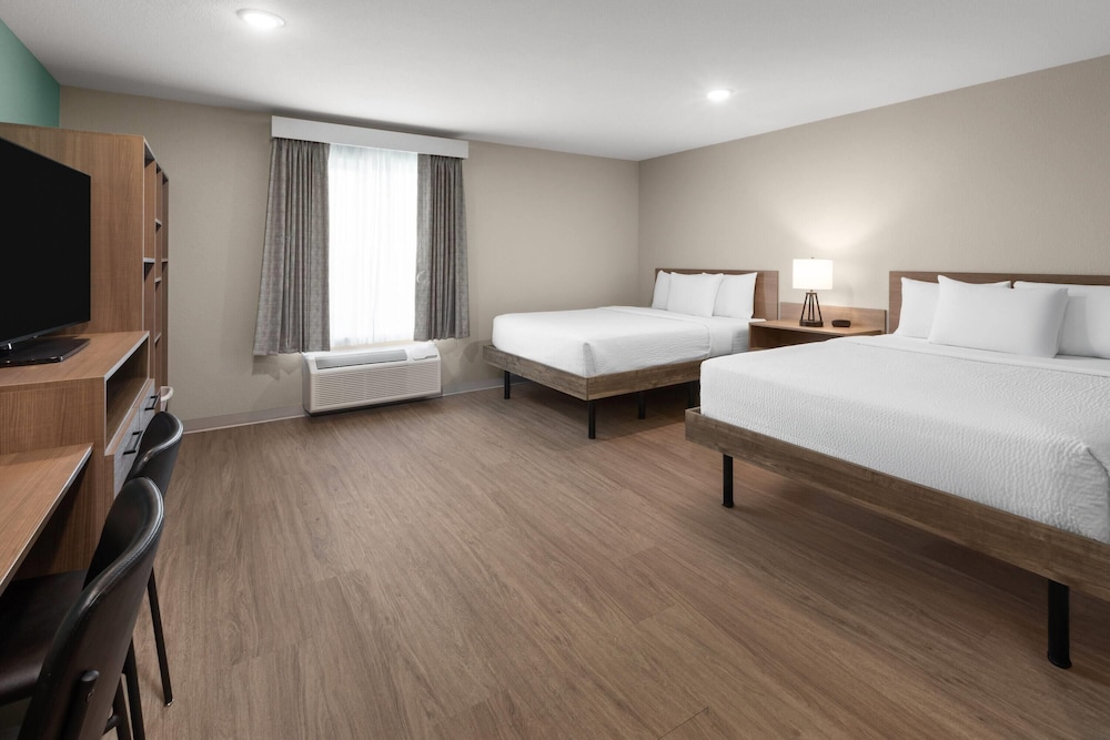 ECHO Suites Extended Stay by Wyndham Houston Pasadena Fwy Pl 27/59