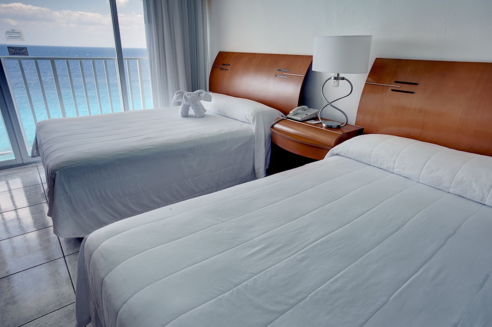Coral Princess Hotel & Dive Resort 18/78