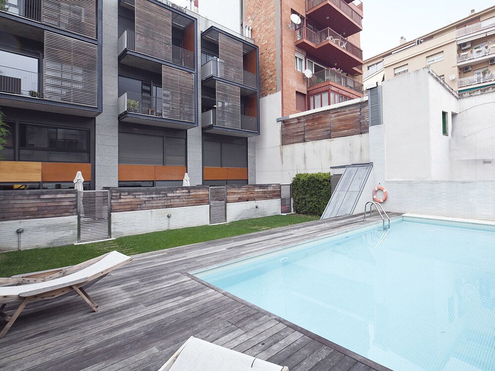 My Space Barcelona Pool with Terrace 30/35