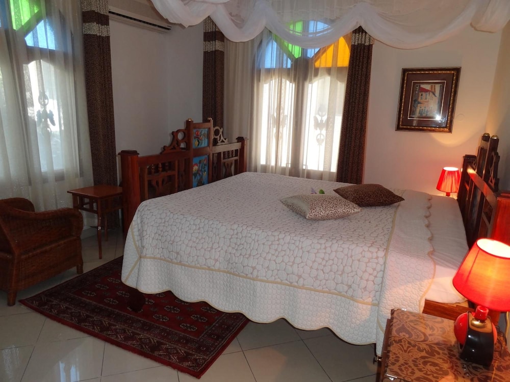 Al-Minar Hotel 9/30