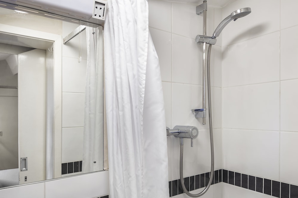 Private, Single, Single Bed, Astor York 3/3
