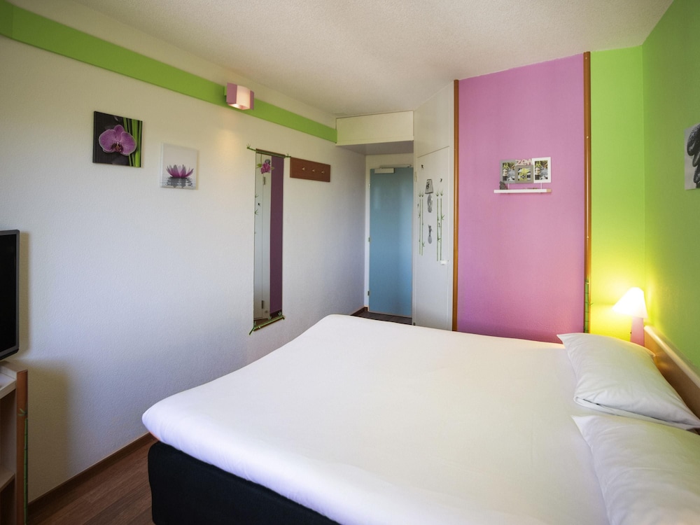 IBIS FRIBOURG 15/50