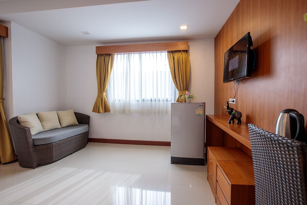 Huen Jao Ban Hotel 43/69