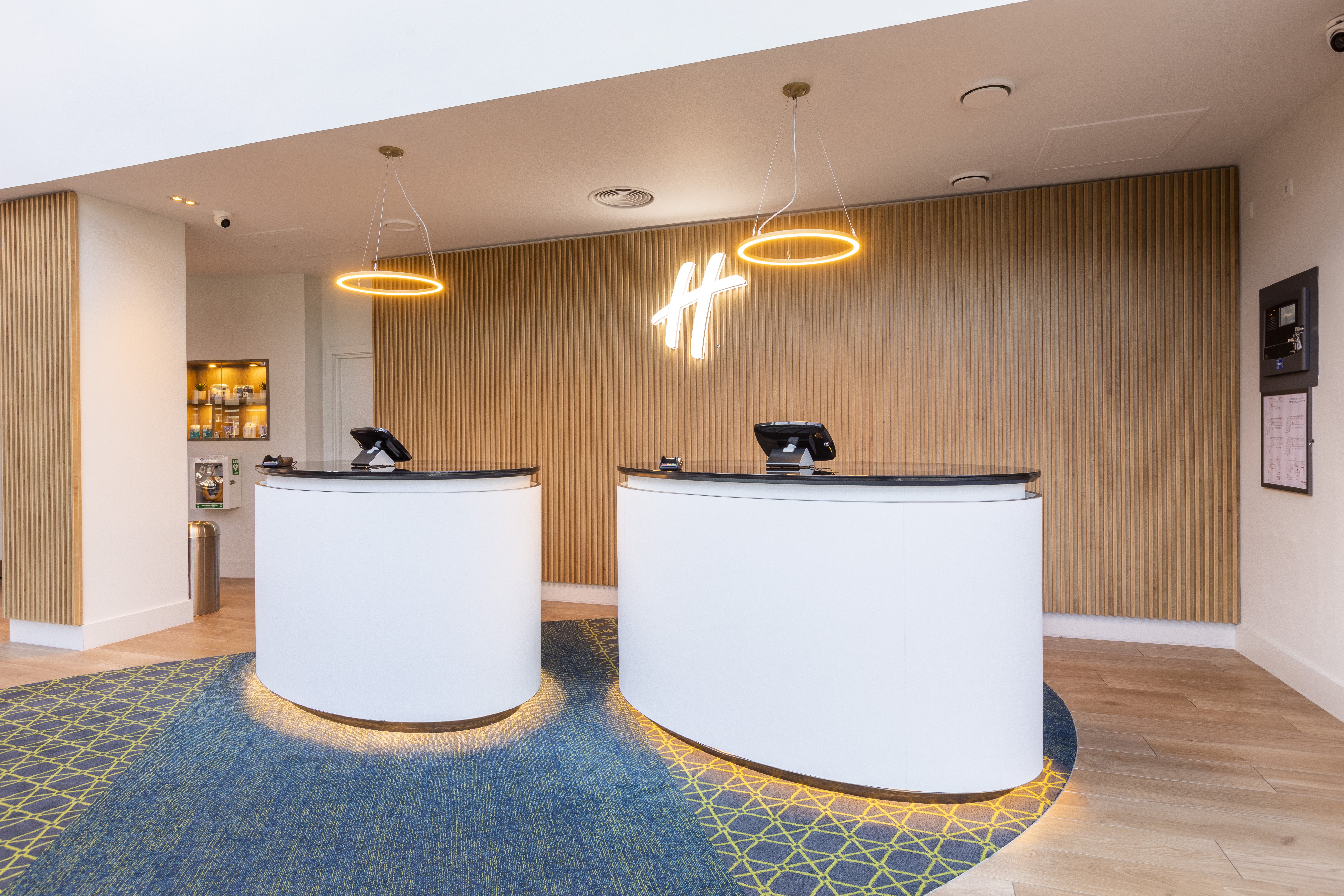 Holiday Inn London Sutton 6/73