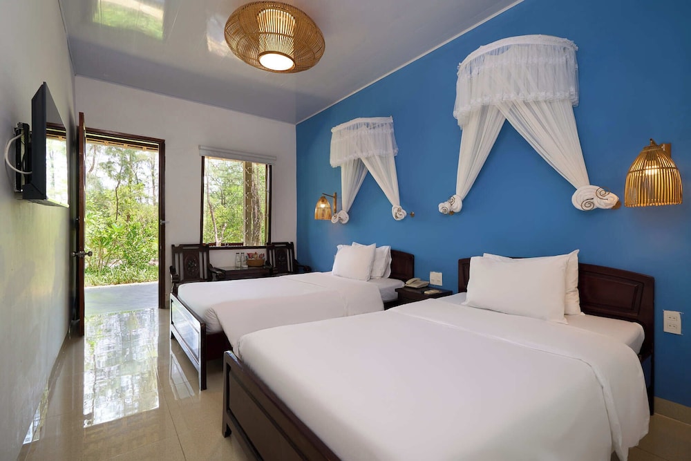 Green, Hill, Double or Twin Bed