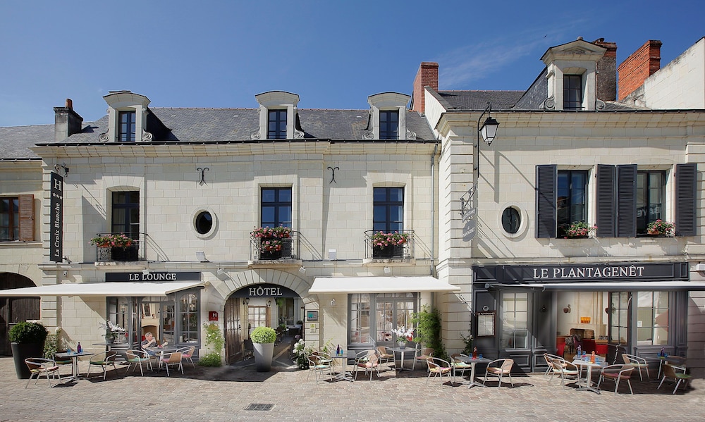Hostellerie La Croix Blanche 2/50
