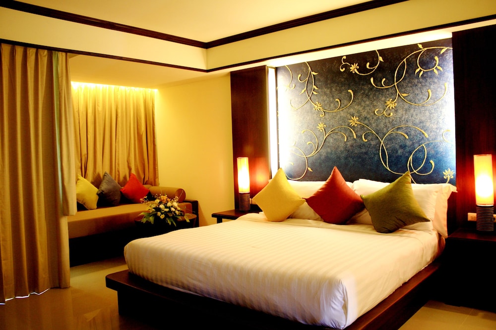 ORCHID, DELUXE, DOUBLE OR TWIN BED
